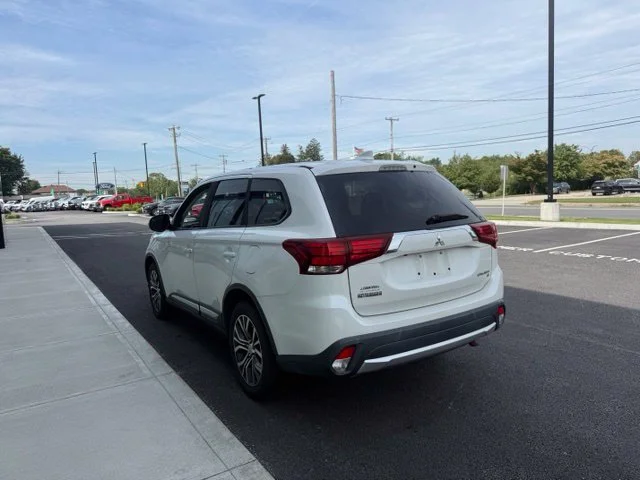 Used 2017 White Mitsubishi SEL image 5
