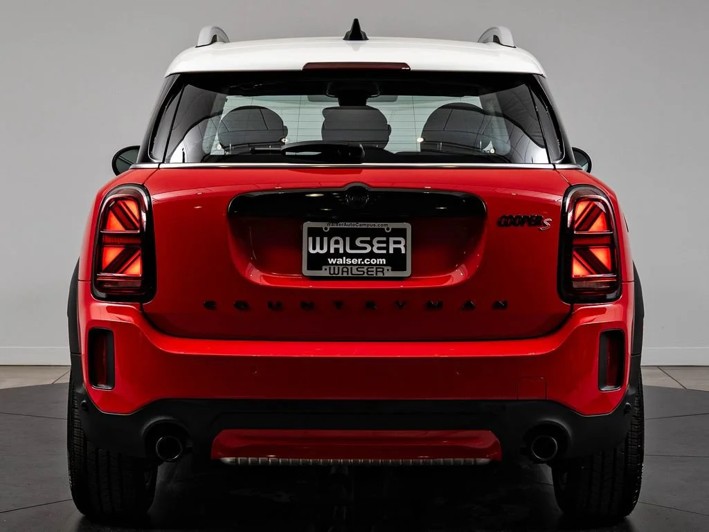 Used 2024 Chili Red MINI Signature image 7