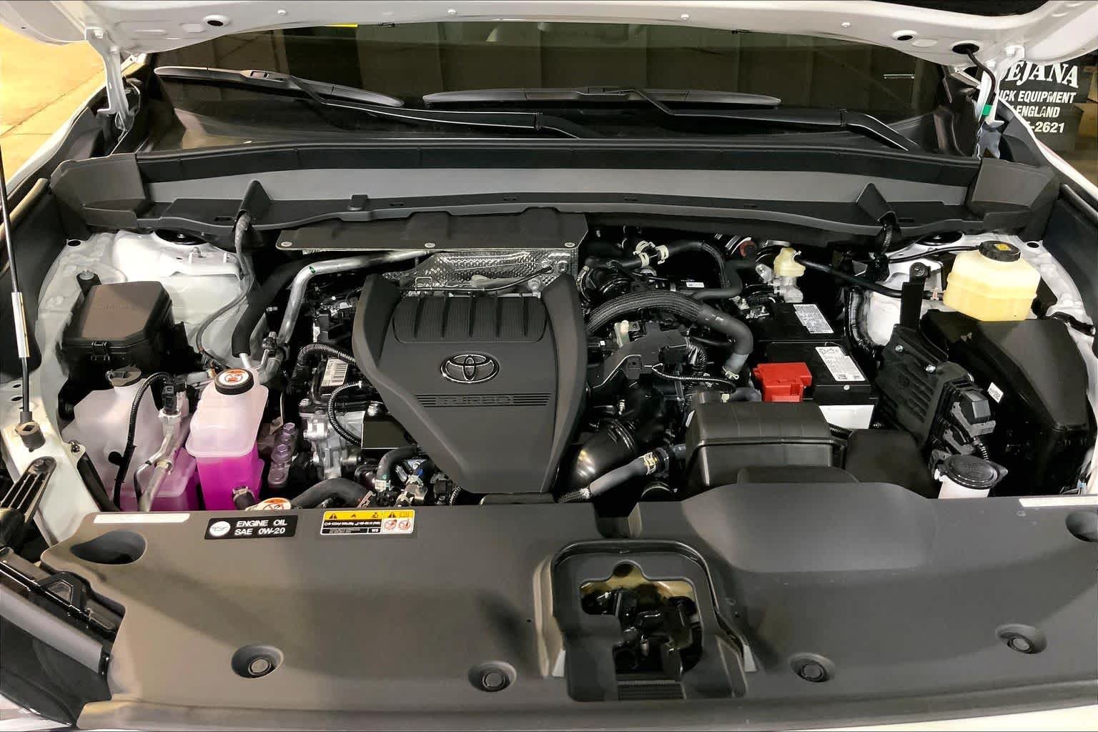 New 2026 Wind Chill Pearl Toyota Platinum image 16