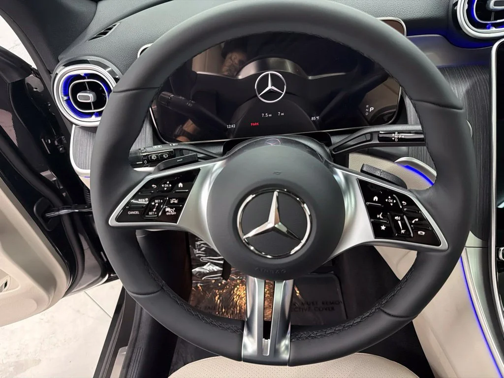 New 2027 Gray Mercedes-Benz GLC 300 image 19