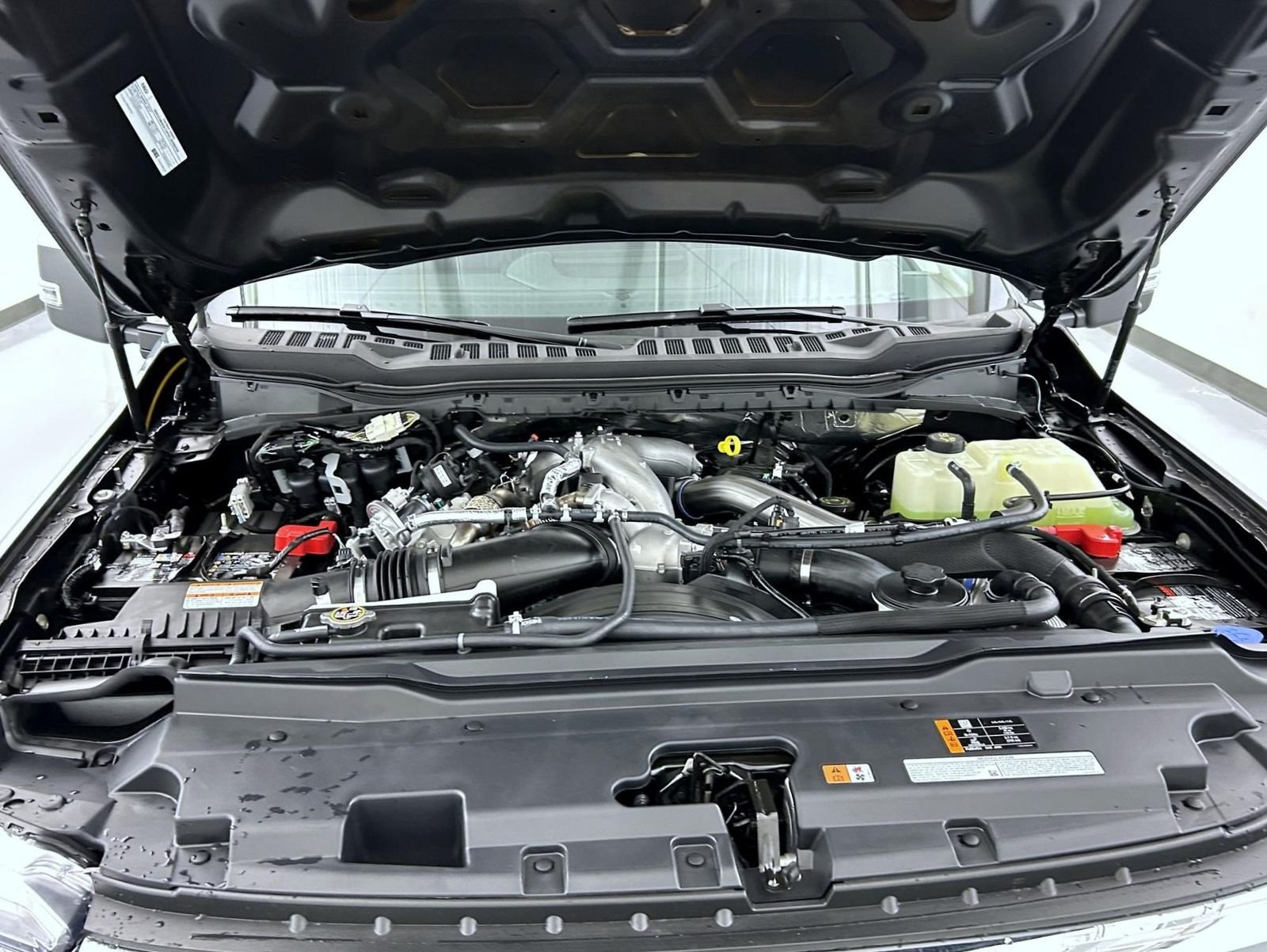 New 2026 Carbonized Gray Metallic Ford Lariat image 24