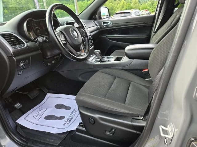 Used 2021 Gray Jeep Laredo image 13