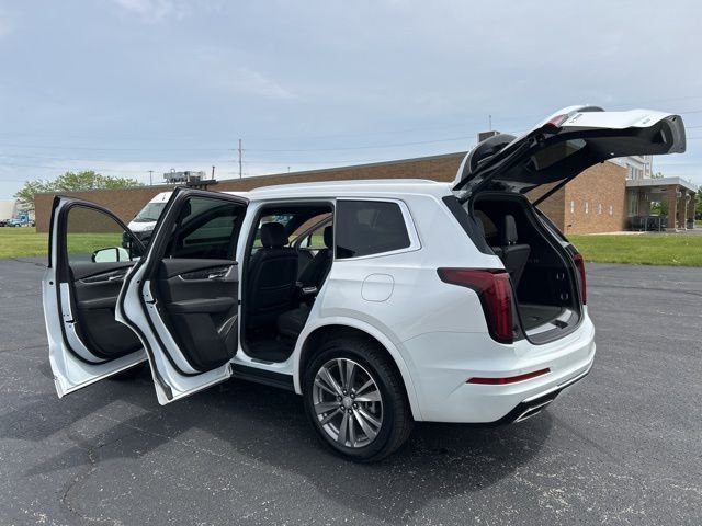 Used 2024 White Cadillac Premium Luxury image 21