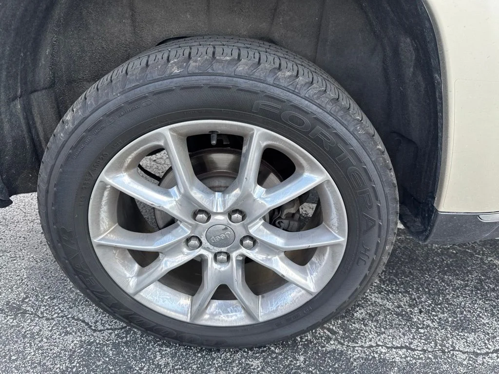 Used 2014 Beige Jeep Summit image 41