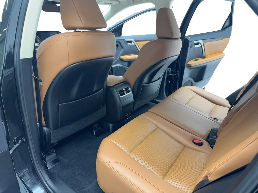 Used 2022 Black Lexus 350 image 27