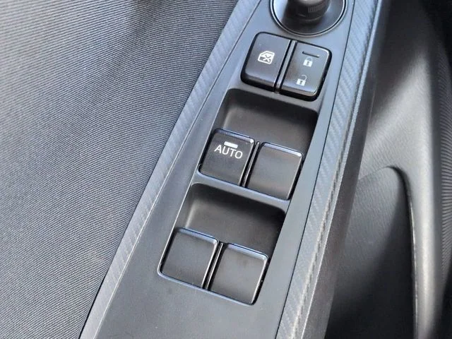 Used 2019  Toyota LE image 21