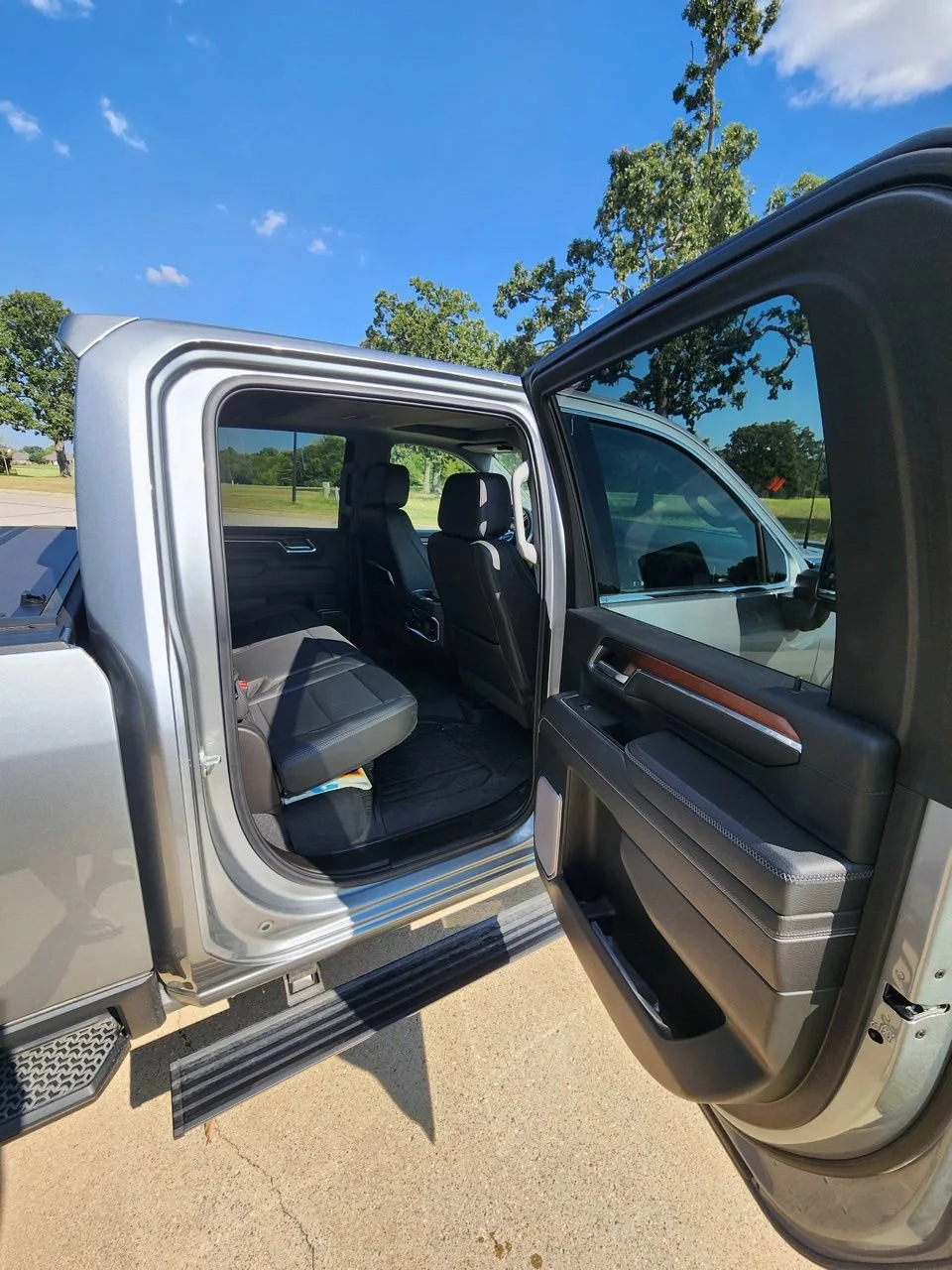 Used 2024 Sterling Metallic GMC Denali image 7
