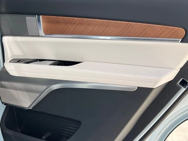 2026 Cadillac VISTIQ Sport - Photo 22