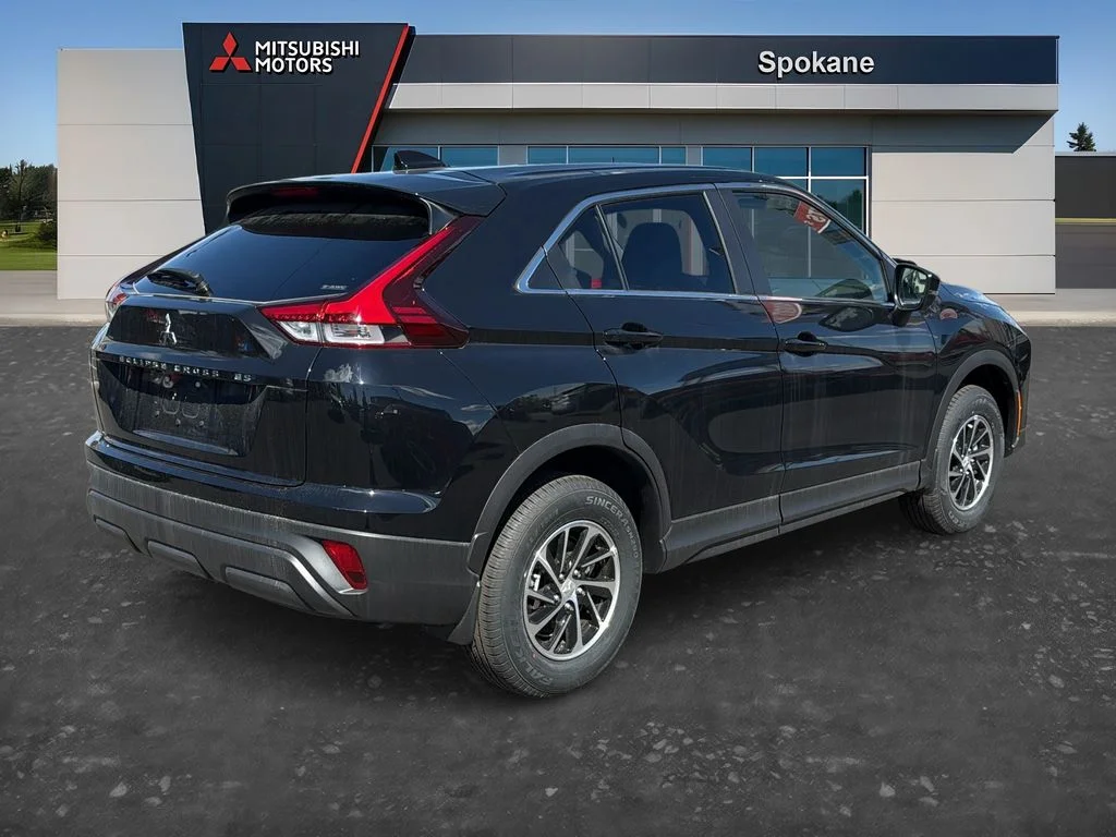 New 2026 Labrador Black Pearl Mitsubishi ES image 7