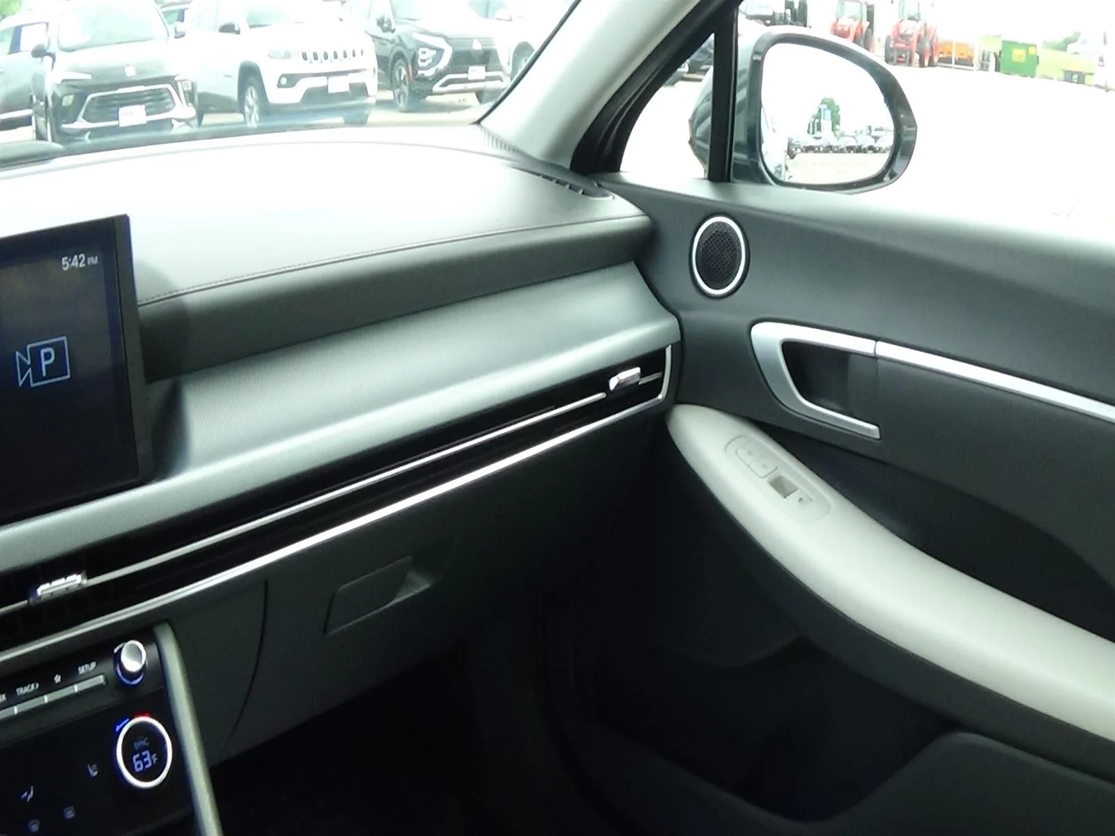 Used 2025 Portofino Gray Metallic (t2g) Hyundai SEL image 27