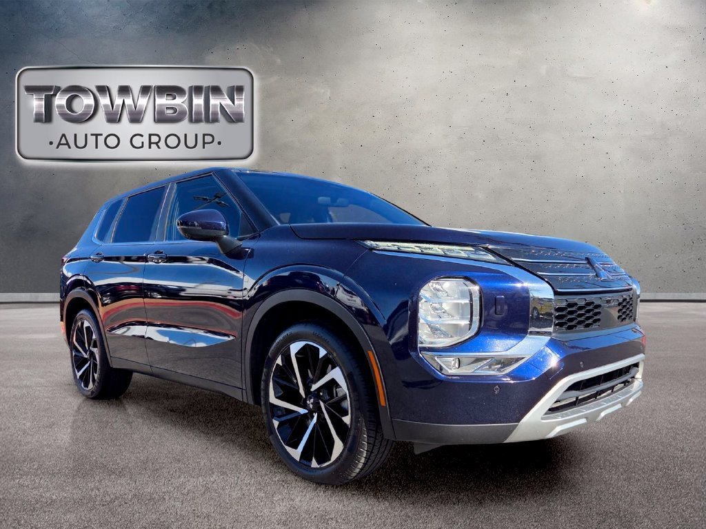 Used 2022  Mitsubishi  image 2