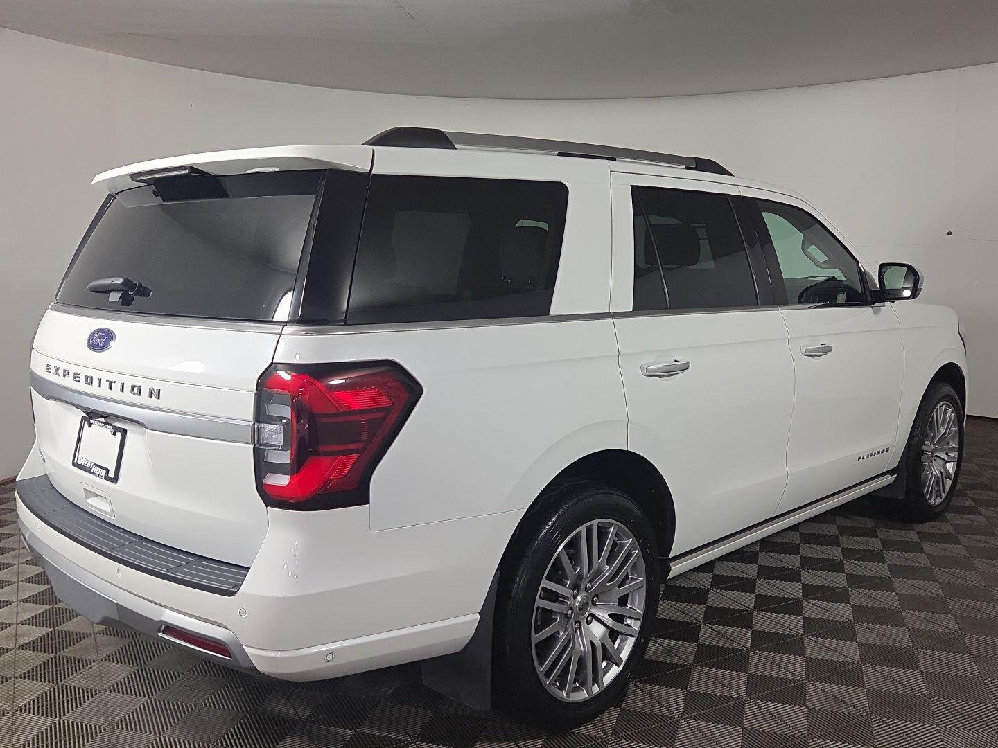 Used 2024 Star White Metallic Tri-Coat Ford Platinum image 8