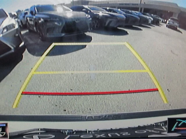 Used 2018 White Lexus 300h image 22