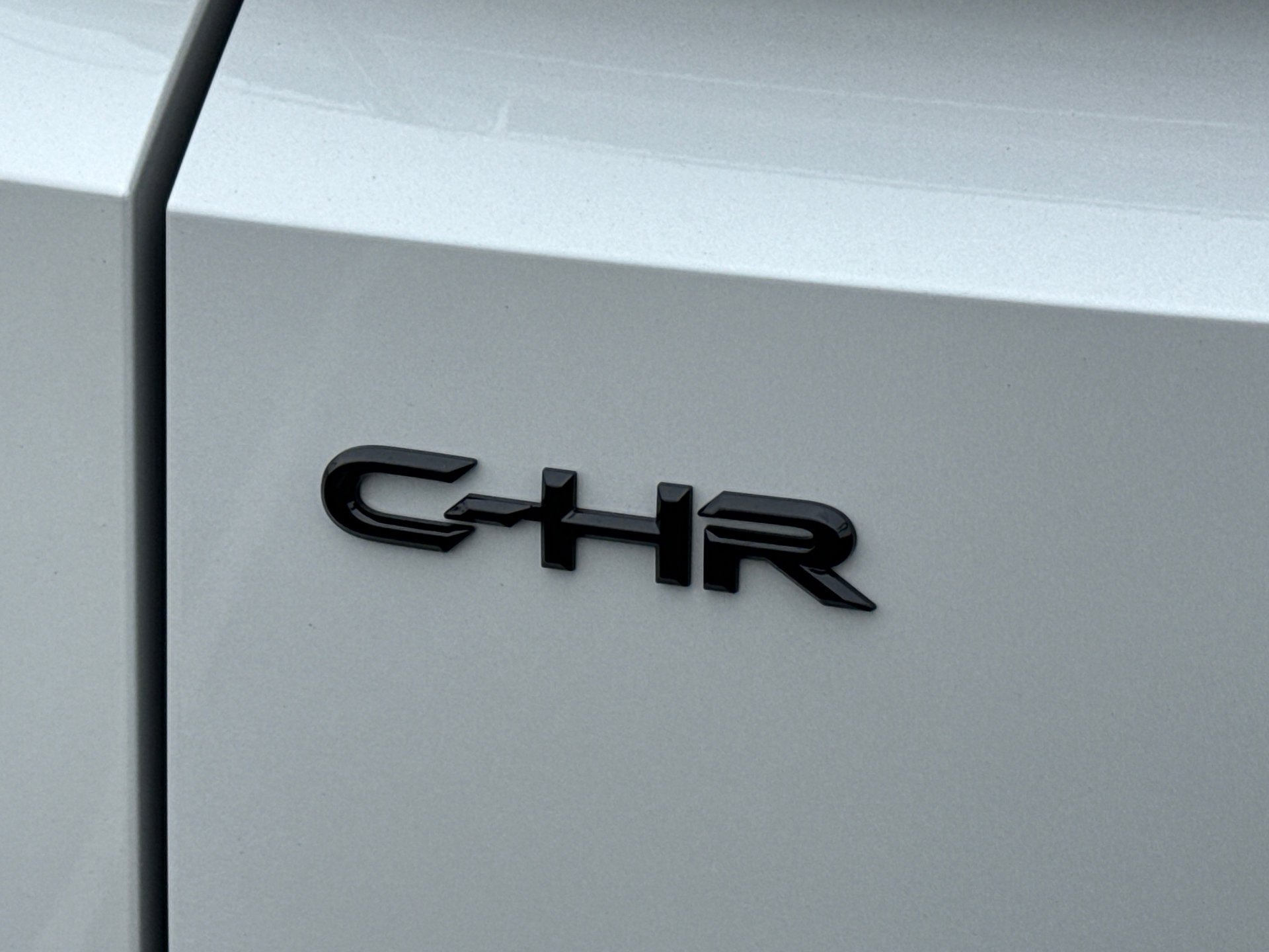 New 2026 Wind Chill Pearl <sup>1</sup> Toyota  SE image 8