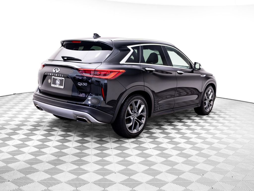 Used 2019 Black Obsidian INFINITI ESSENTIAL image 7