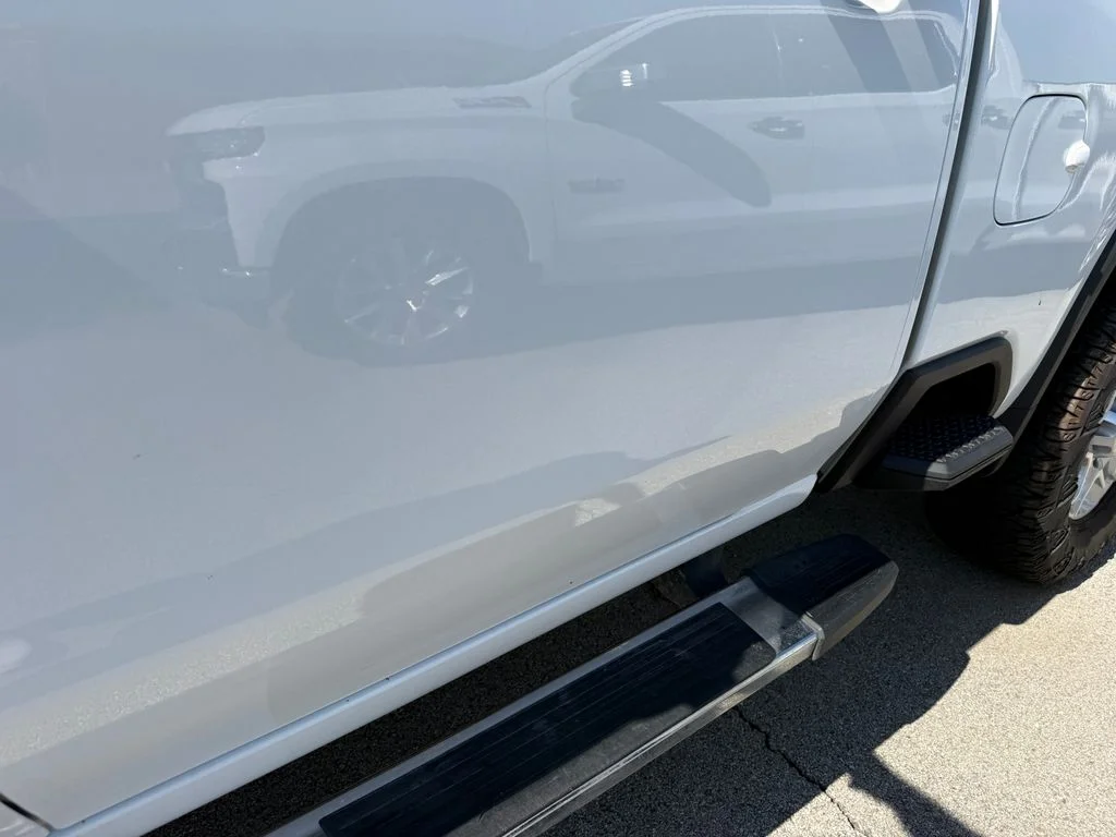 Used 2025 White Chevrolet LT image 19