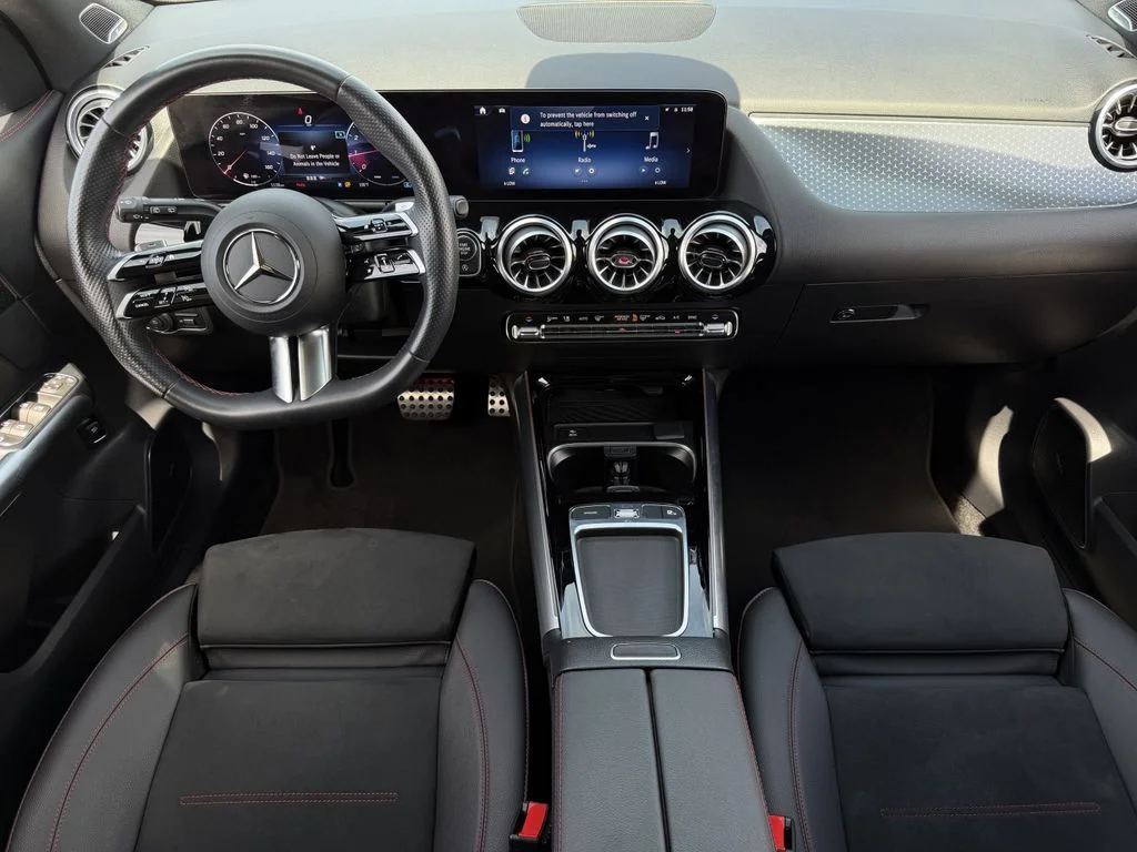 Used 2025  Mercedes-Benz GLA 250 image 11