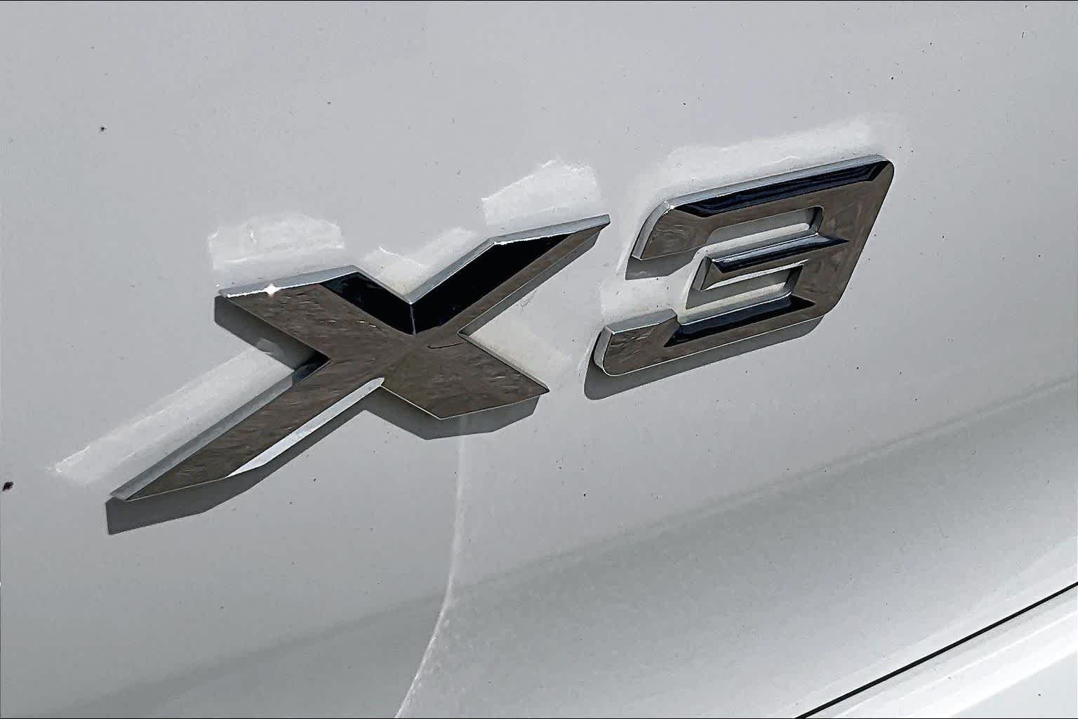 Used 2022 Alpine White BMW xDrive30i image 31