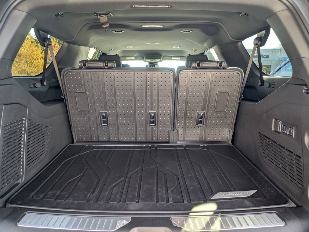 2025 Chevrolet Suburban Premier - Photo 31