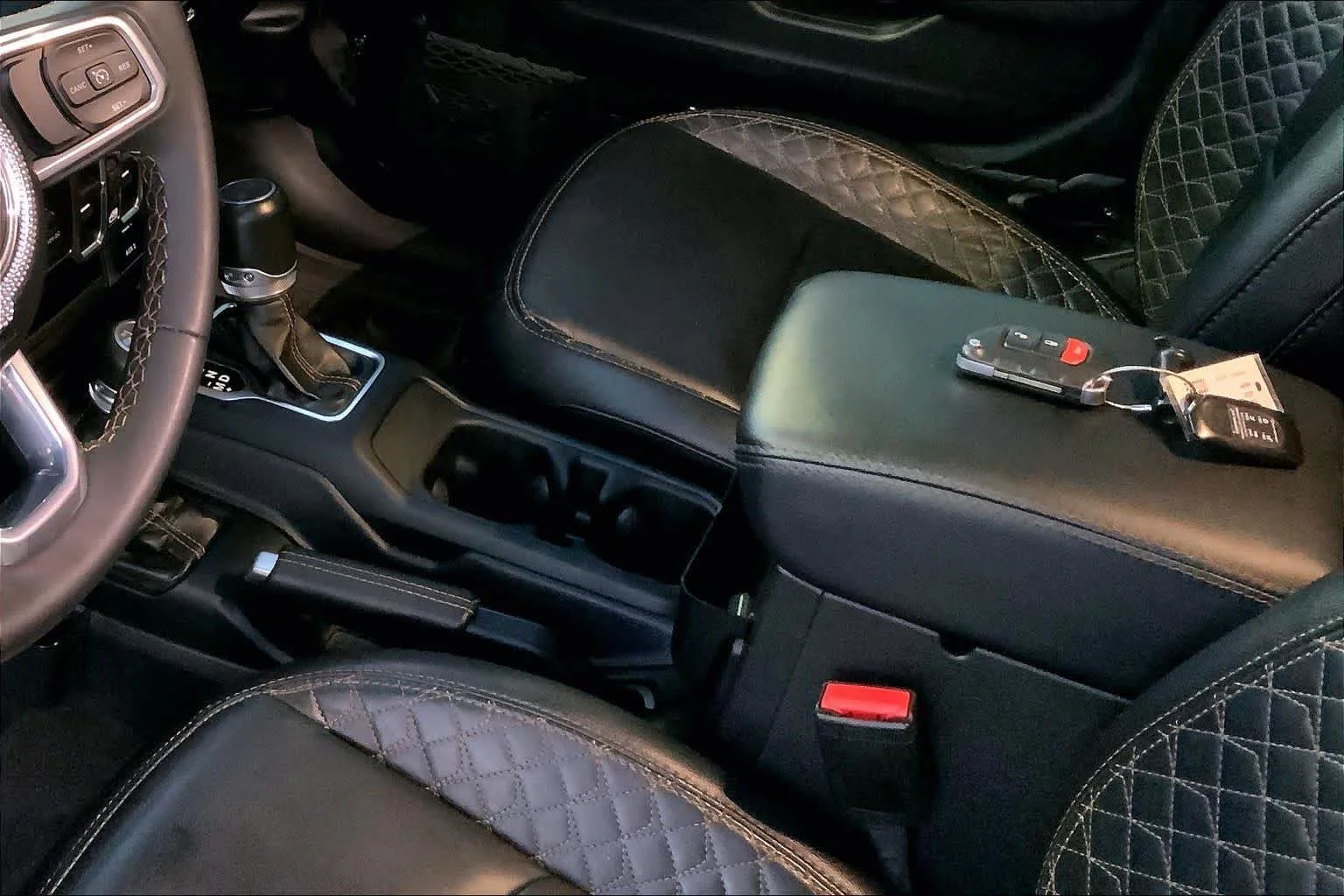 Used 2023 Black Clearcoat Jeep High Altitude image 27