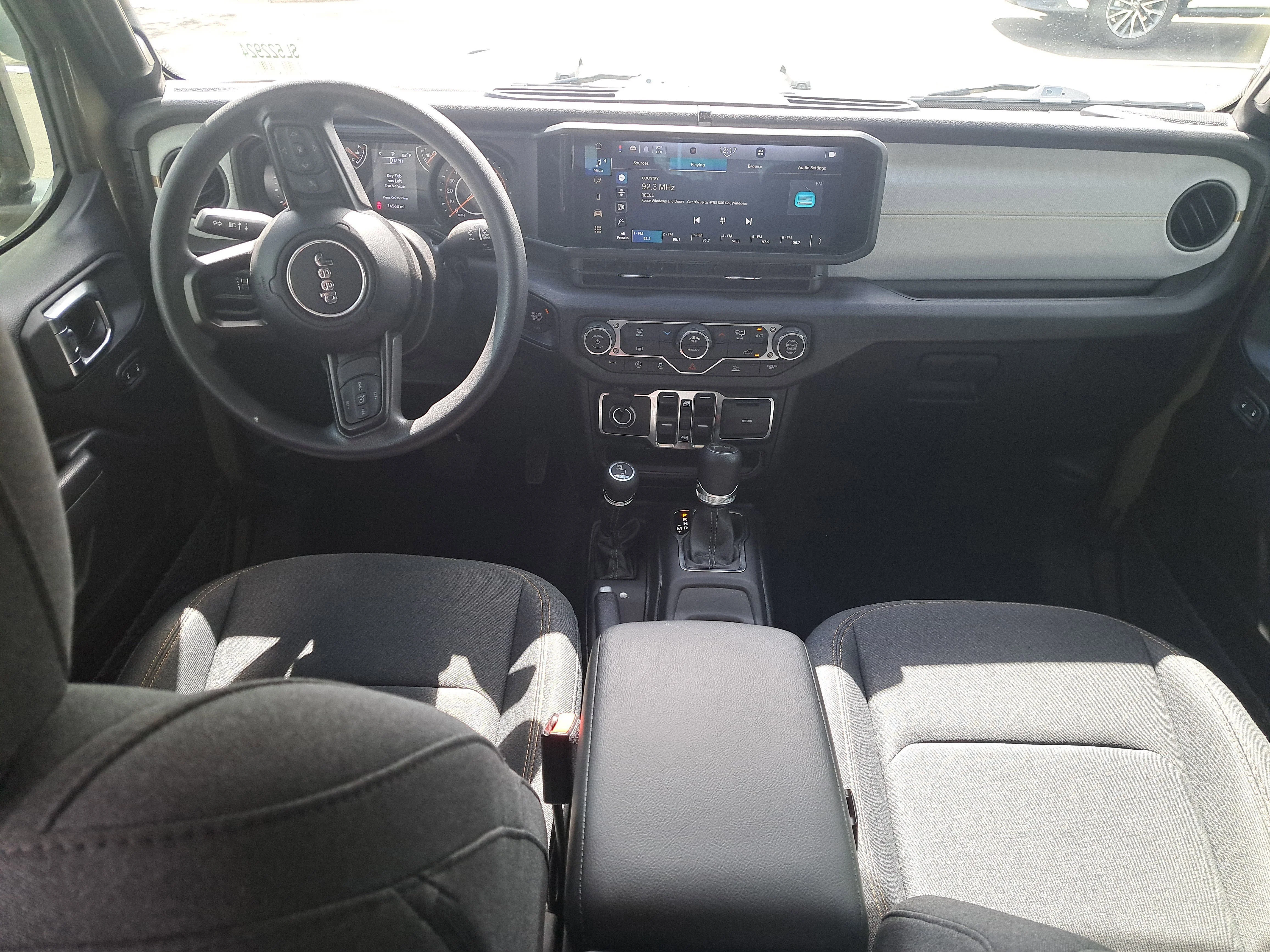 Used 2025 41 Jeep Sport image 25