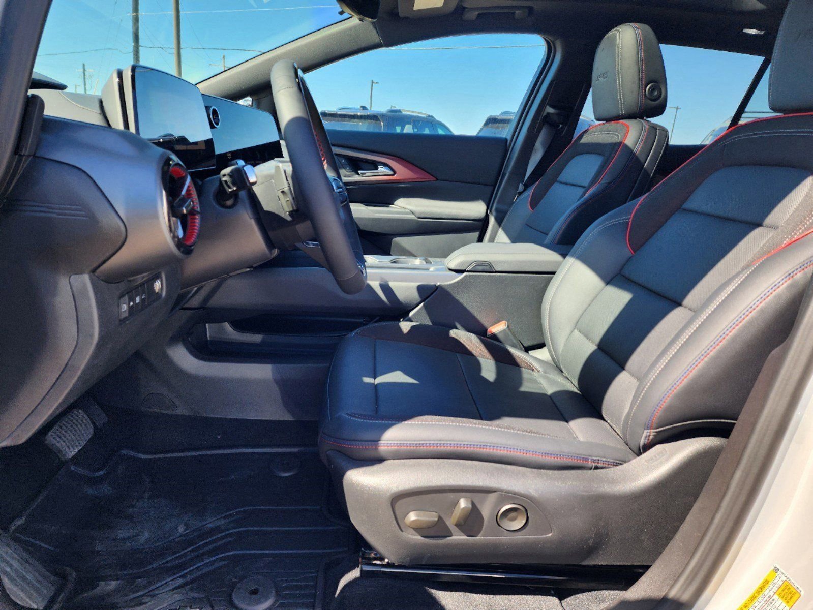 2025 Chevrolet Equinox EV RS - Photo 19