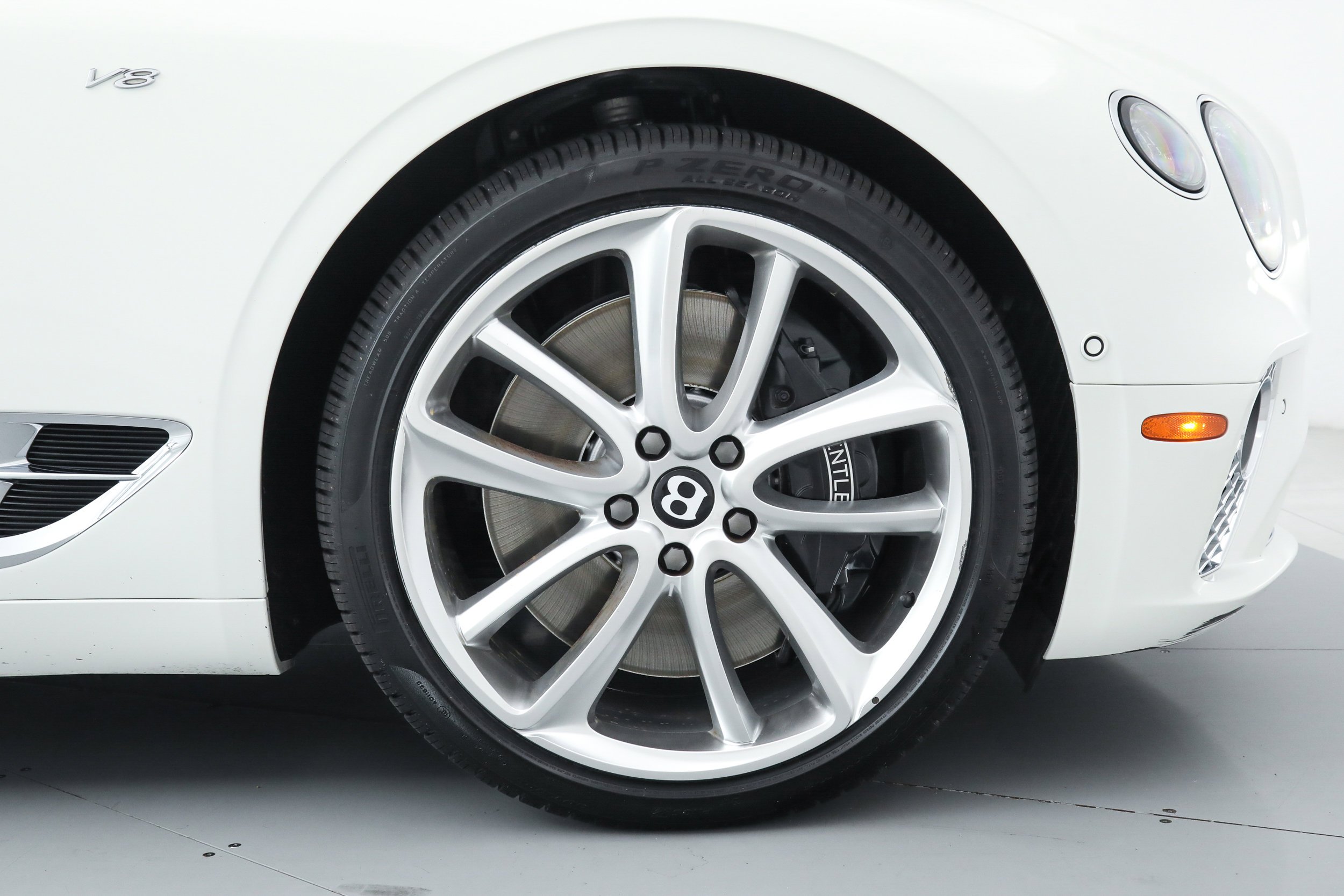 Used 2022 White Bentley GT V8 Convertible image 36