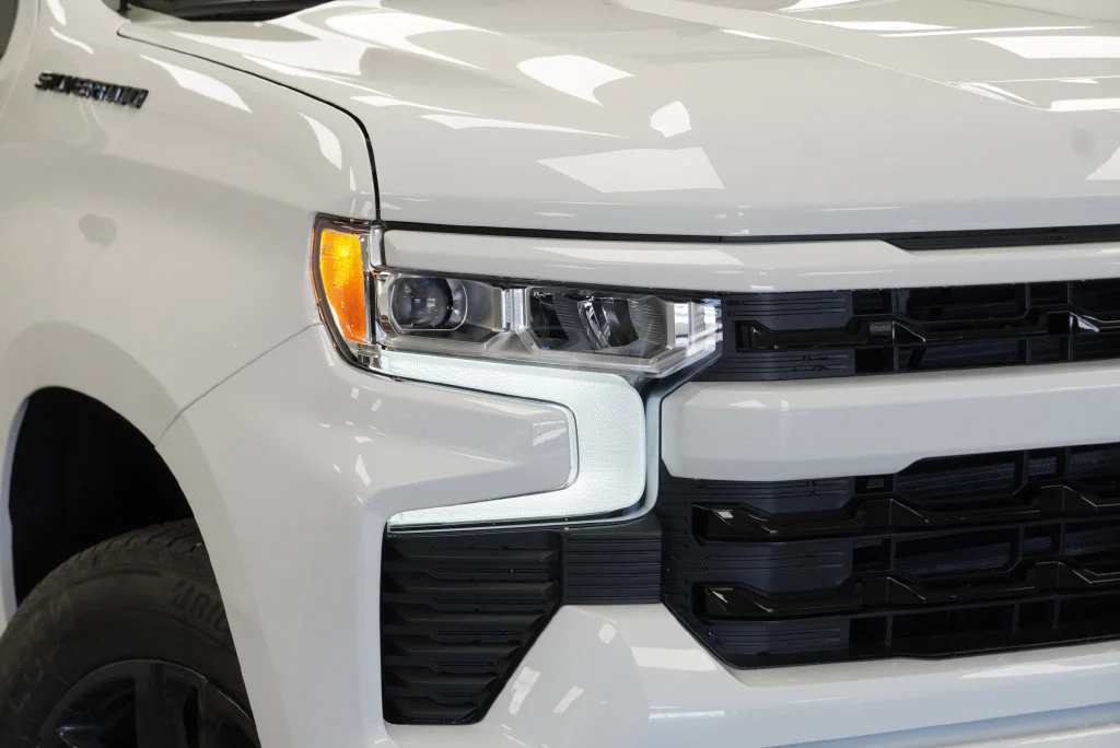 New 2026 Summit White Chevrolet RST image 9