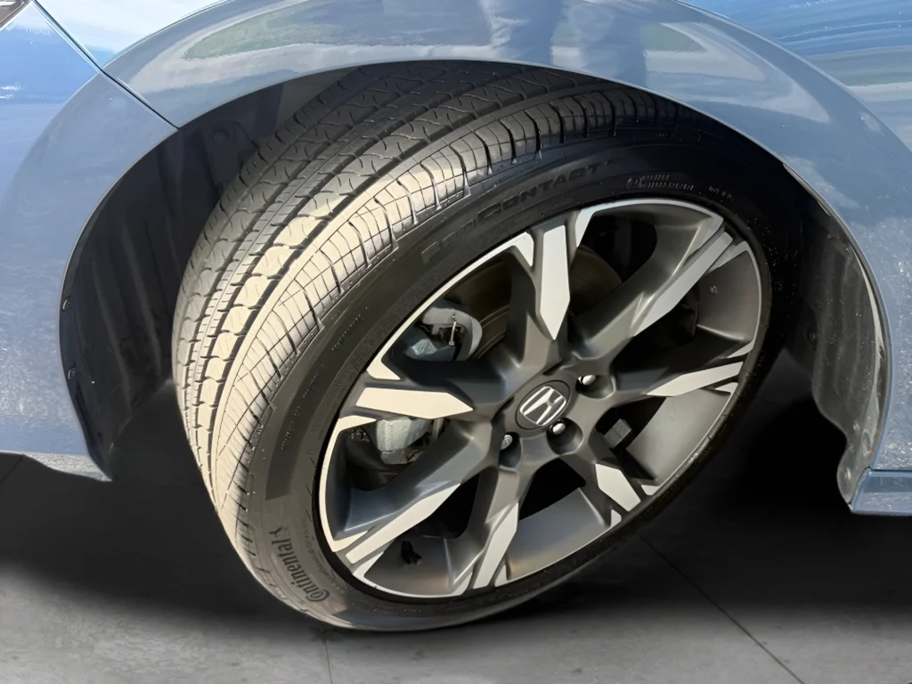 2025 Honda Civic Sport Touring - Photo 37
