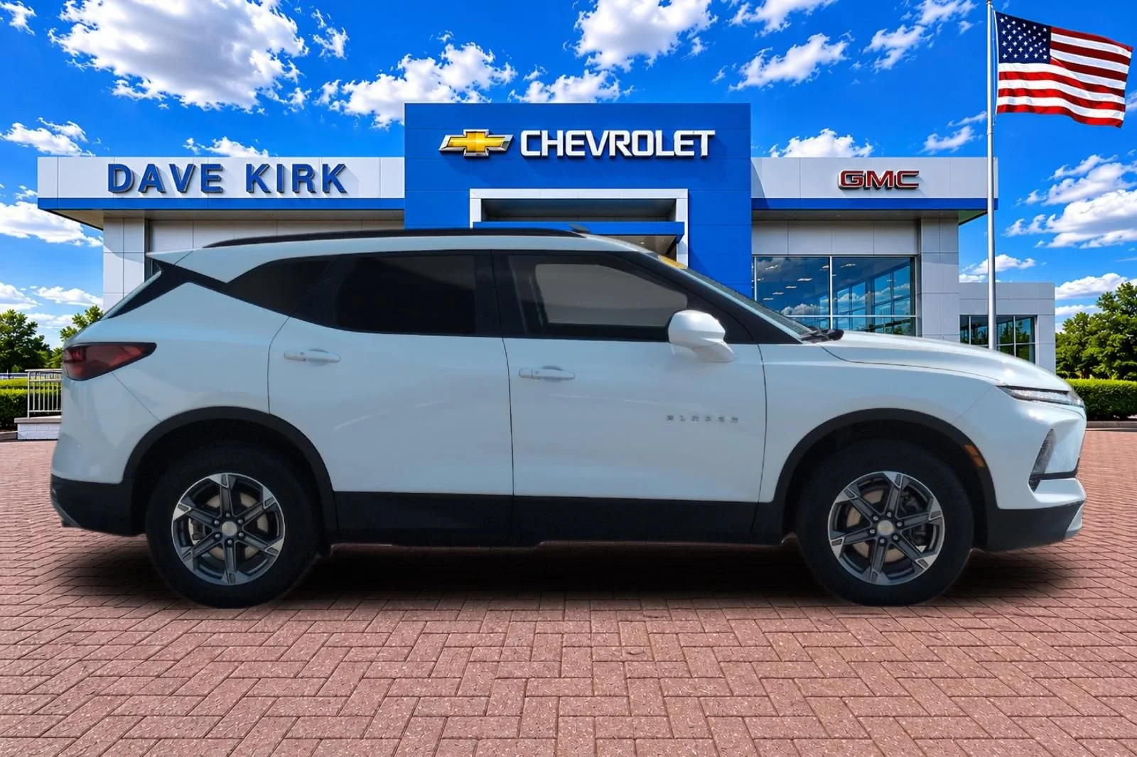 Used 2024 Summit White Chevrolet 2LT image 2