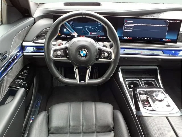 Used 2025  BMW 740i xDrive image 21