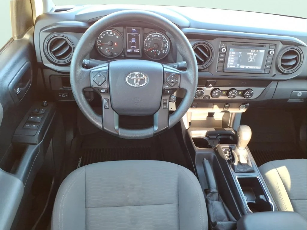 Used 2019 Silver Toyota SR image 18
