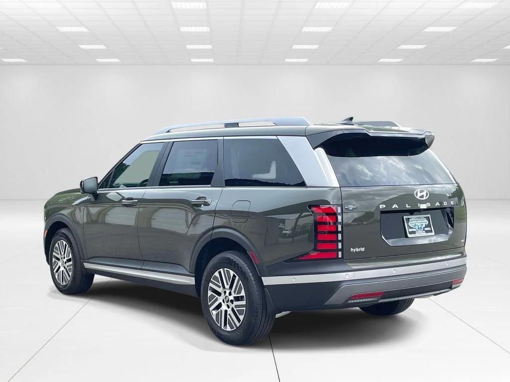 New 2026 Silver Hyundai SEL Premium image 4