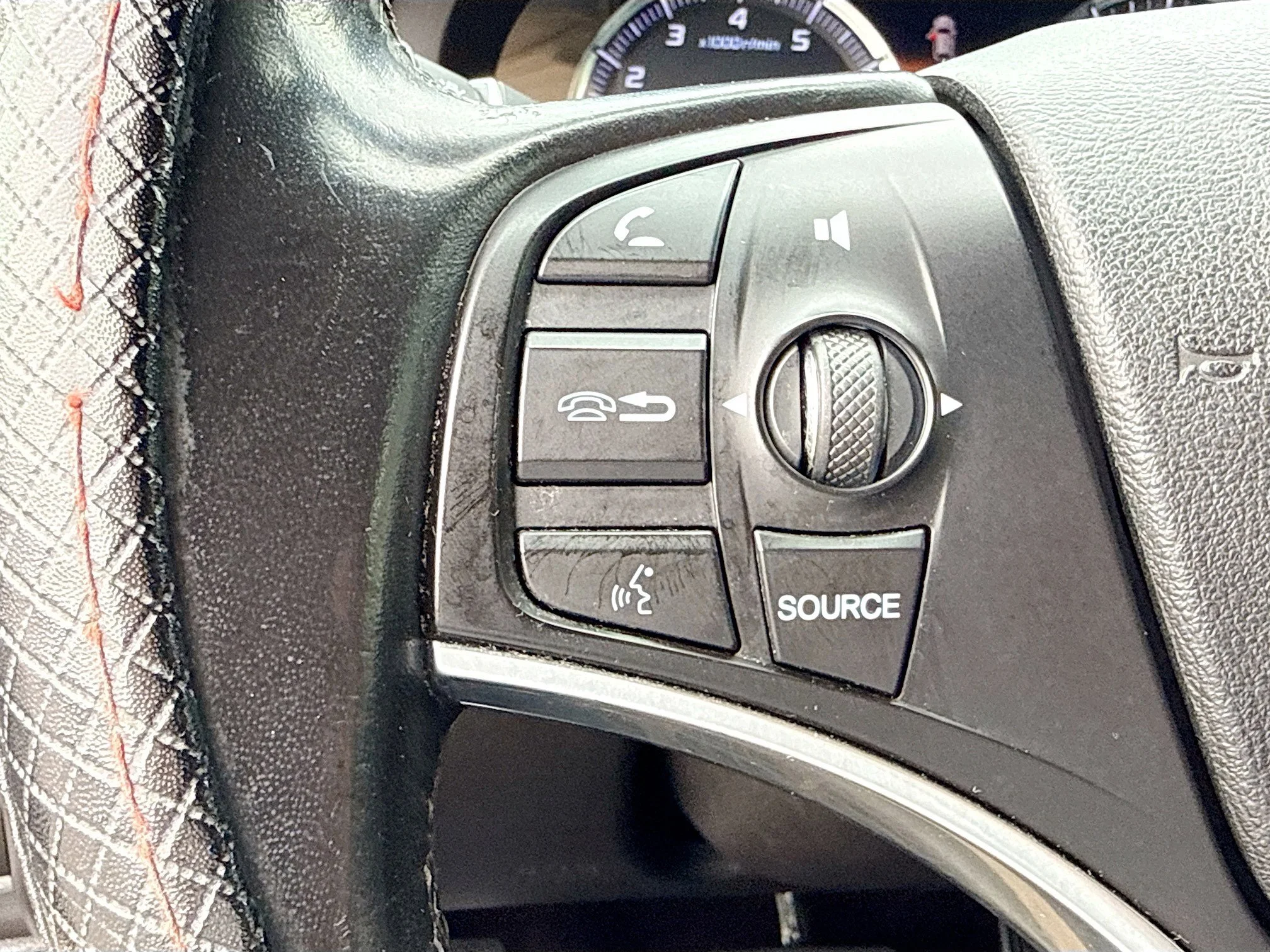 Used 2019 White Diamond Pearl Acura 3.5L image 37