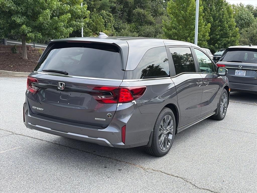 New 2026 Modern Steel Metallic Honda Touring image 4
