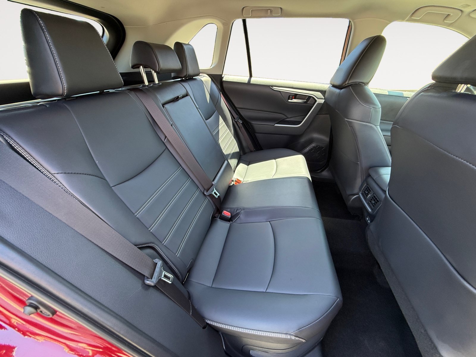 Used 2025 Pearl Toyota XLE Premium image 18