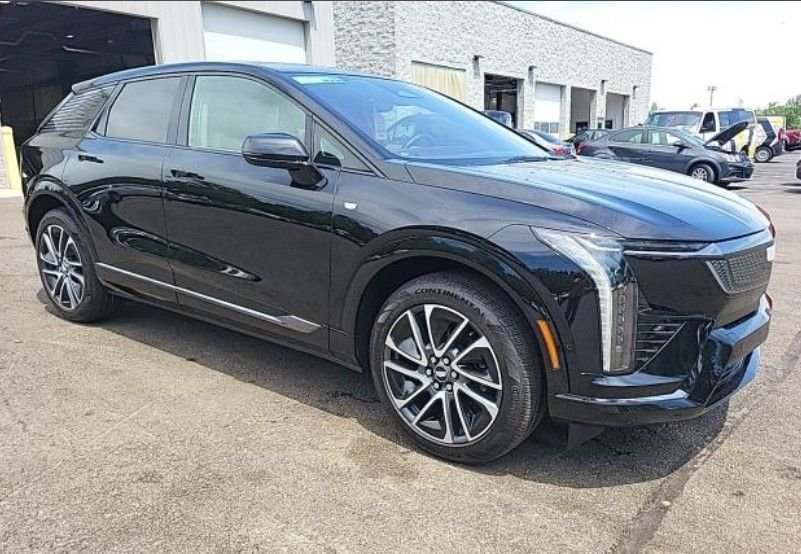 Used 2025 Black Cadillac Sport image 5