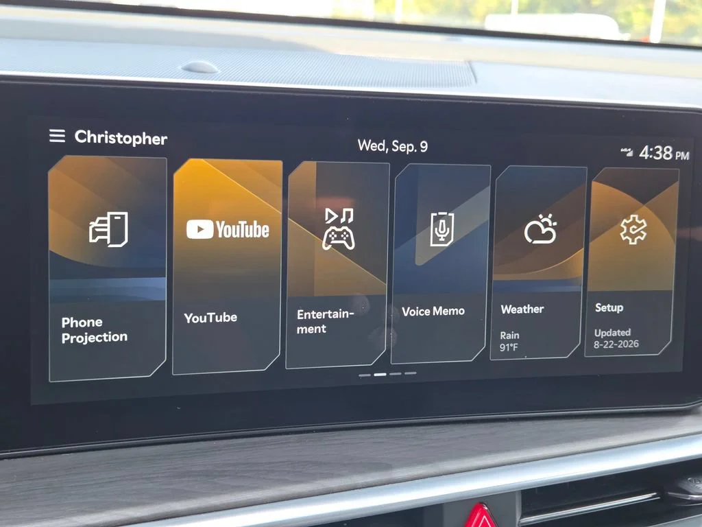 Used 2025 Wolf Gray Kia X-Line SX image 17
