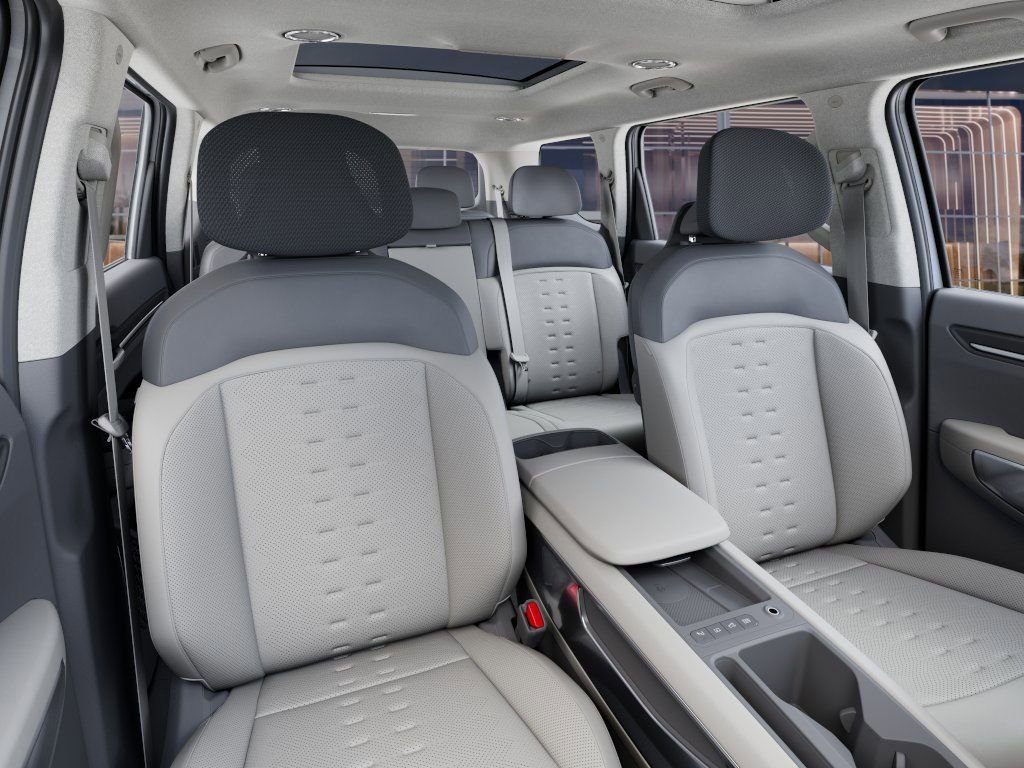 New 2026 White Kia Wind image 15