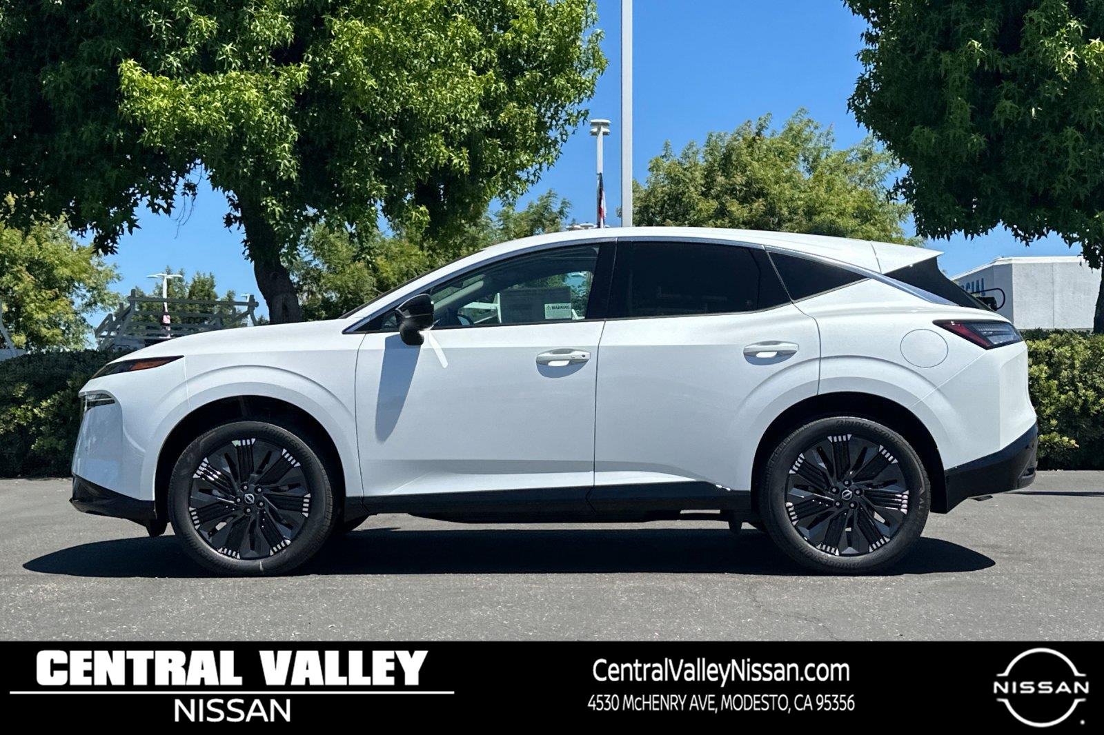 New 2026 Everest White Pearl Tricoat Nissan Platinum image 7