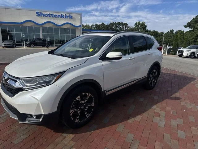 Used 2018 White Honda Touring image 4