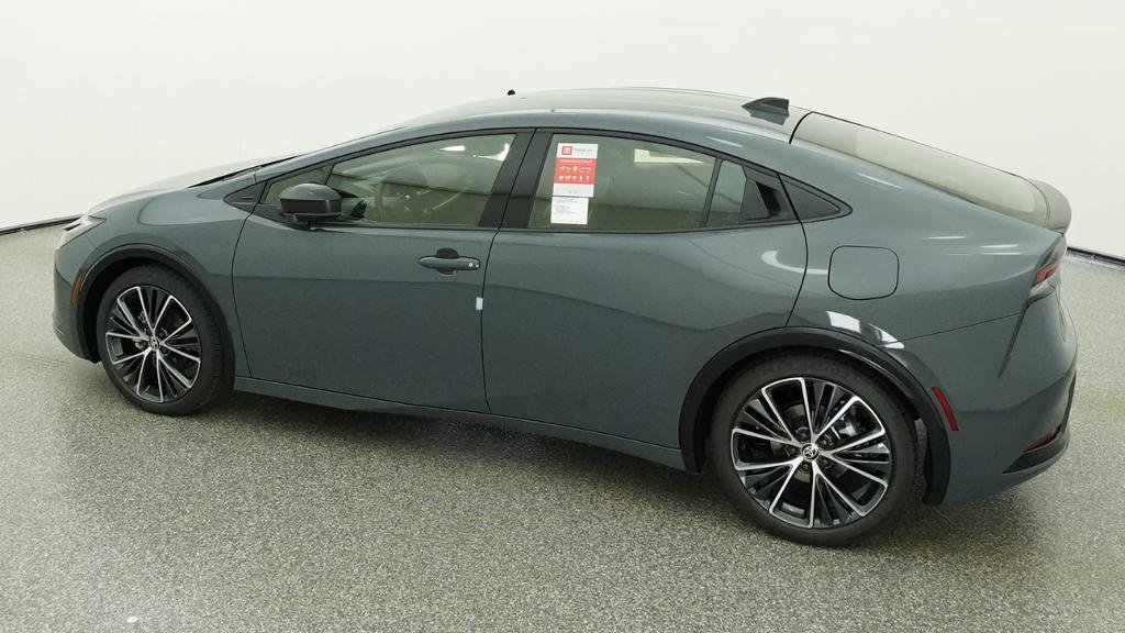 New 2026 Guardian Gray Toyota XLE image 2