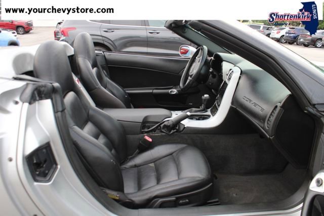 Used 2005 Machine Silver Metallic Chevrolet BASE image 18