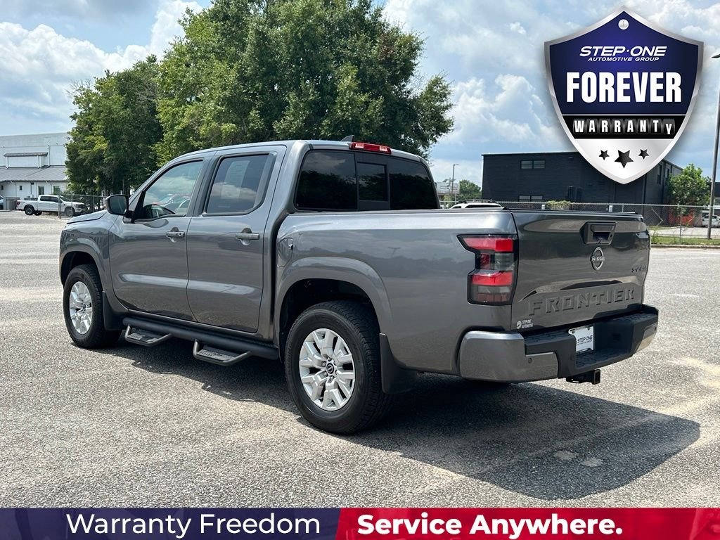 Used 2022 Gray Nissan SV image 4