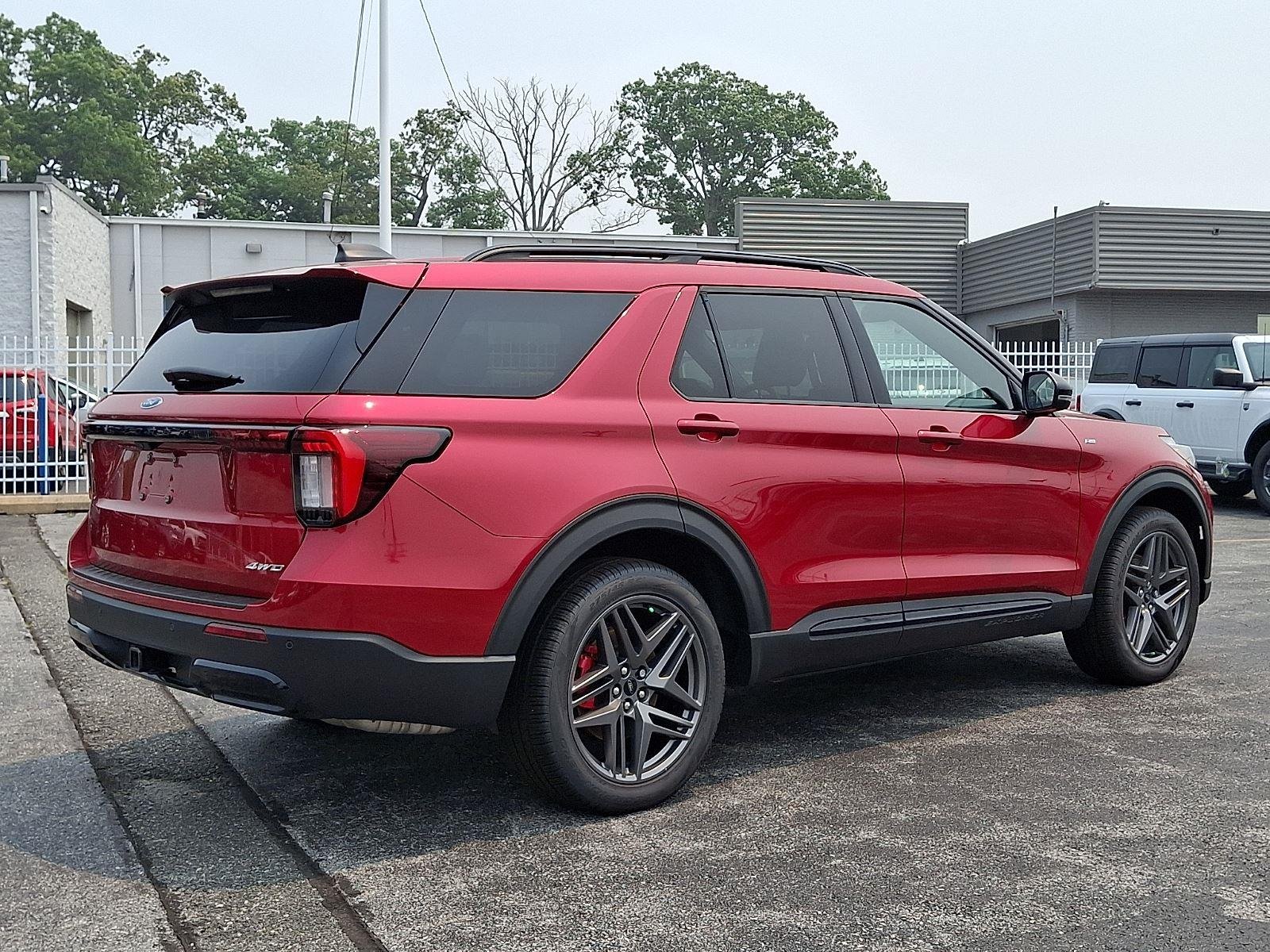 New 2026 Rapid Red Metallic Tinted Clearcoat Ford ST-Line image 4