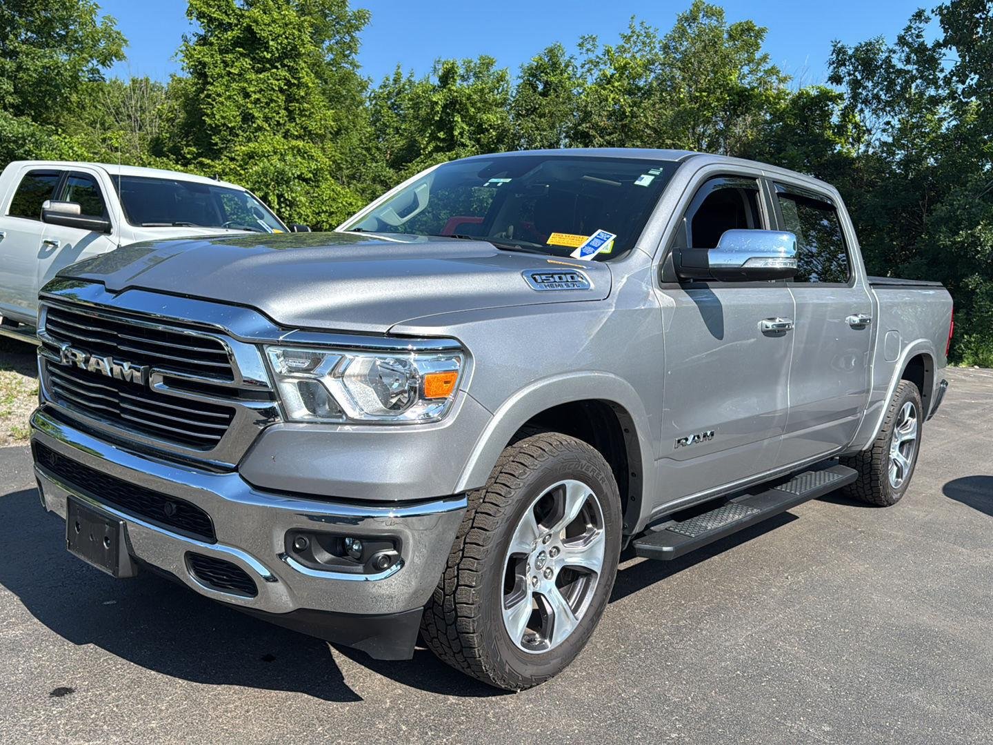 Used 2022 Billet Silver Metallic Clearcoat Ram Laramie image 10