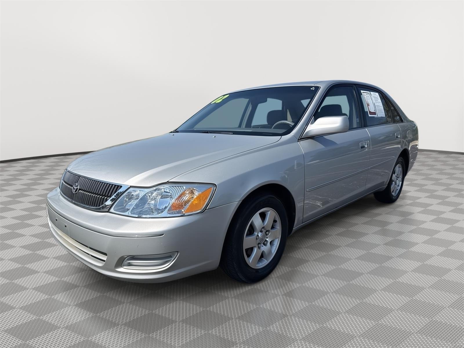Used 2002 Lunar Mist Metallic Toyota XL image 2