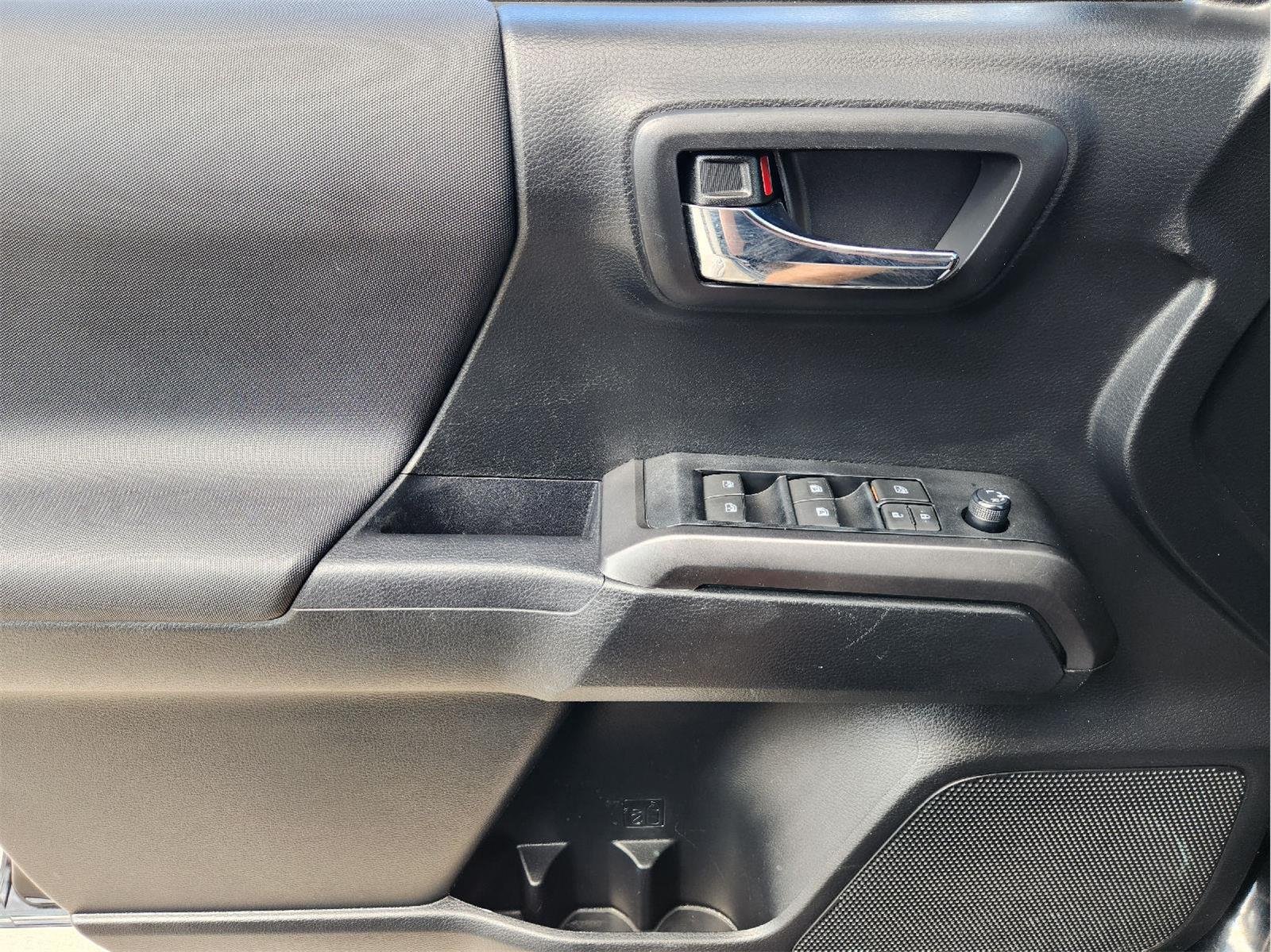 2019 Toyota Tacoma photo 22 of 33
