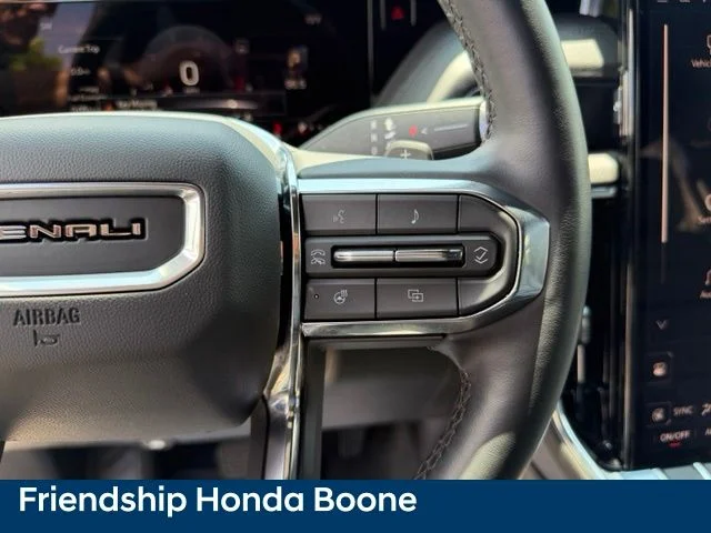 Used 2025 Silver GMC Denali image 26