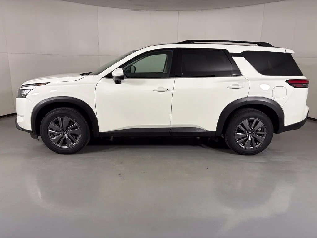 Used 2024 White Nissan SV image 5